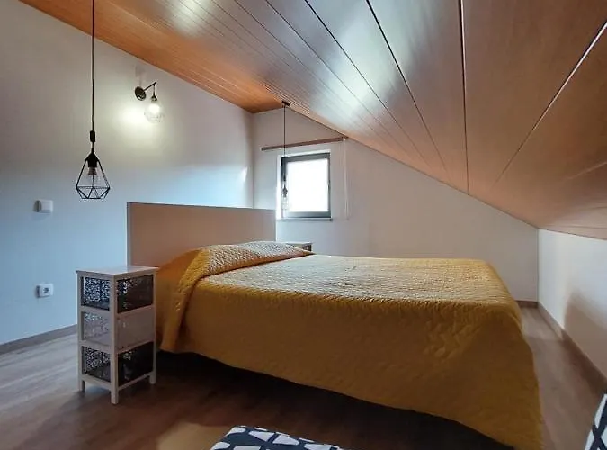 Miradouros Da Aldeia * Sabugueiro